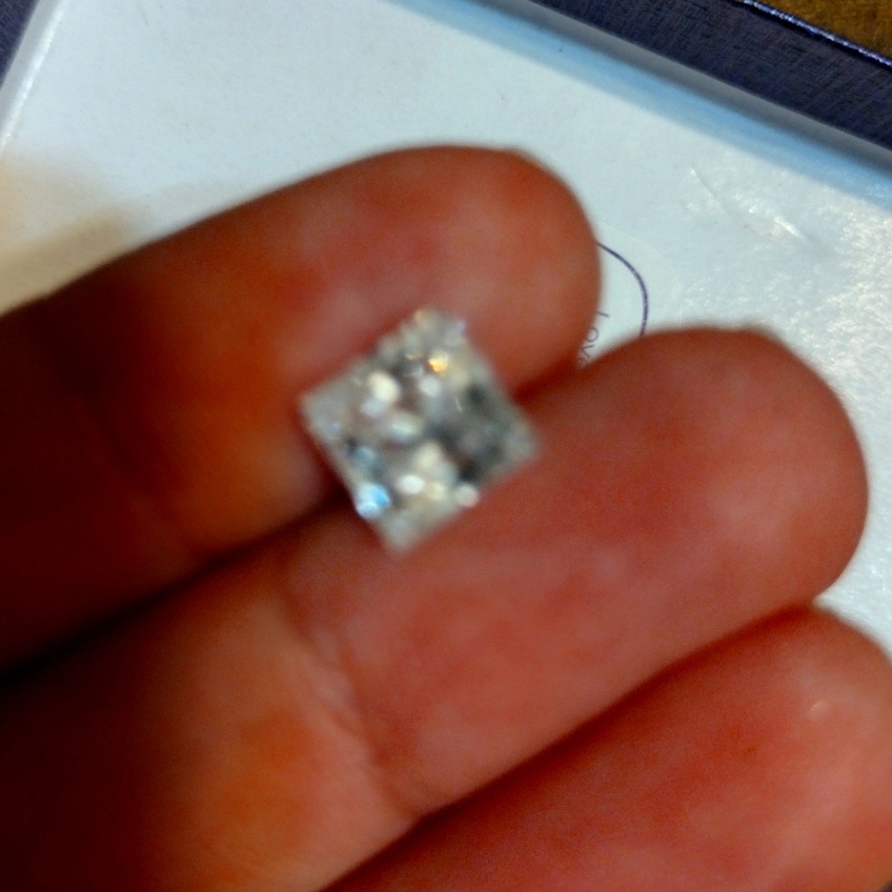Princess loose cut diamond